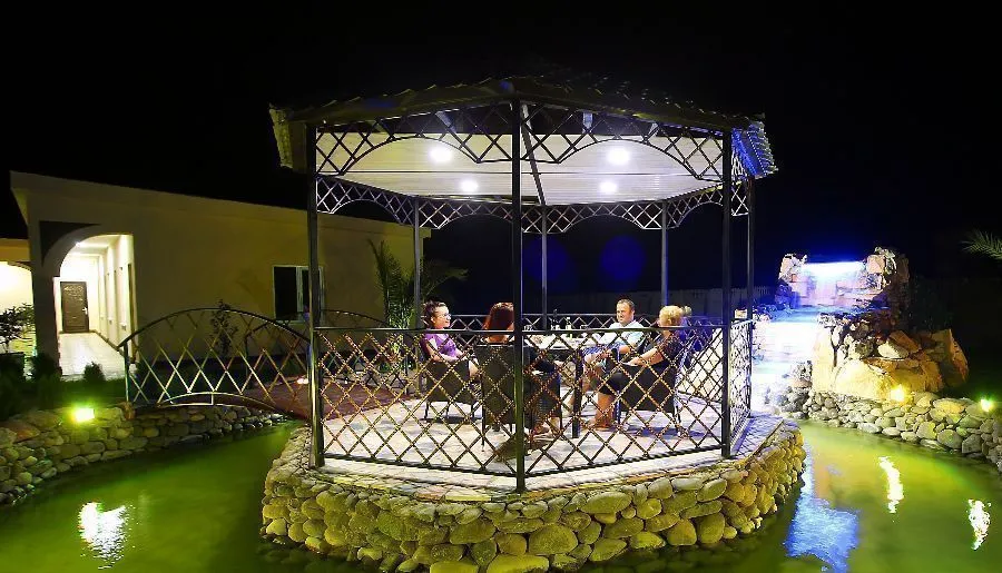 Oasis Villa — Photo 1