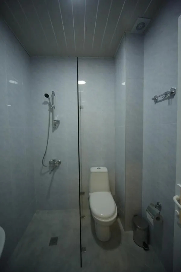 COMFORT — Photo 3