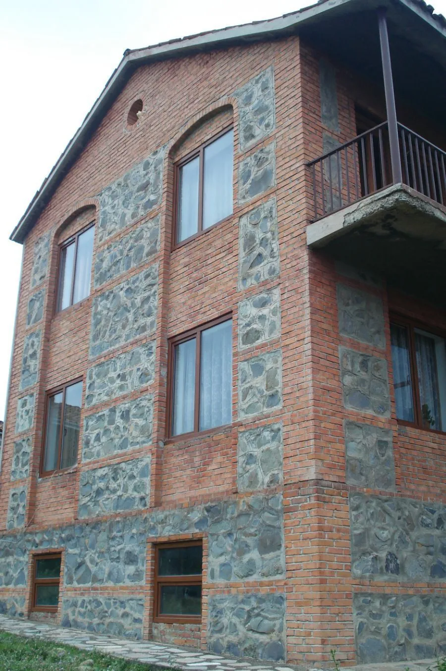 House in the forest — Photo 9