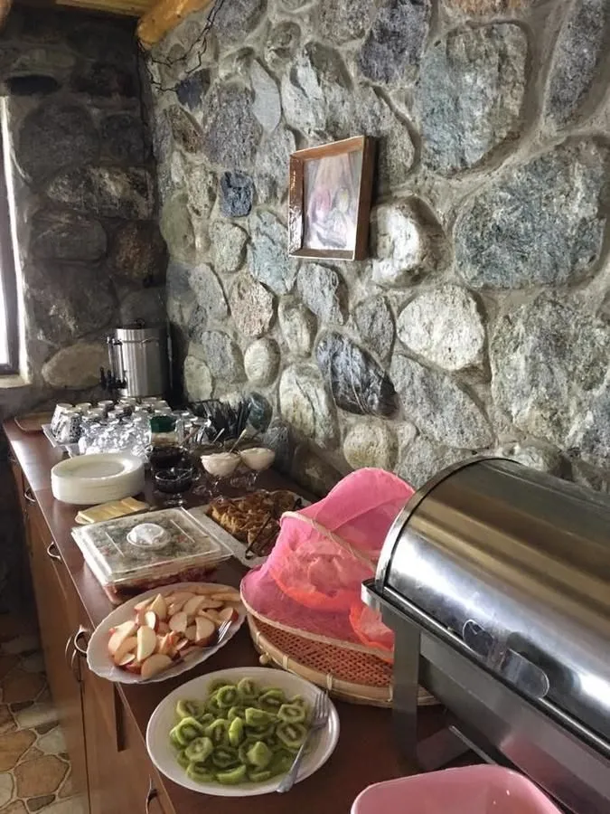 Manoni's Guesthouse — Photo 3