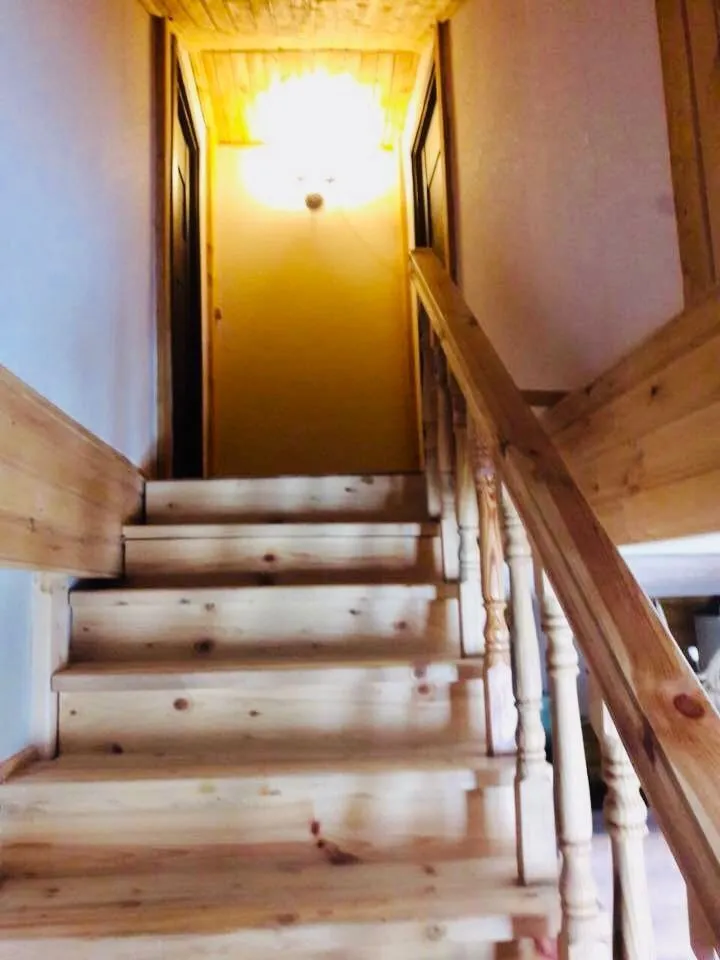 Wooden Cottage — Photo 3