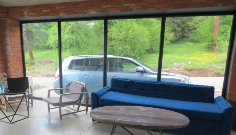 Mgzavrebi, apartment 408 — Photo 4