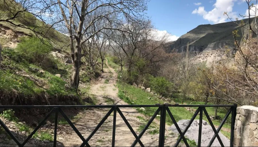 Vardzia -Terrace — Photo 4