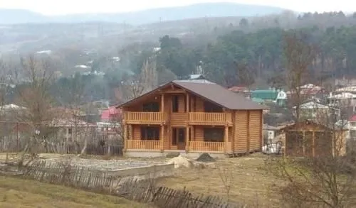 Wooden House — Photo 2