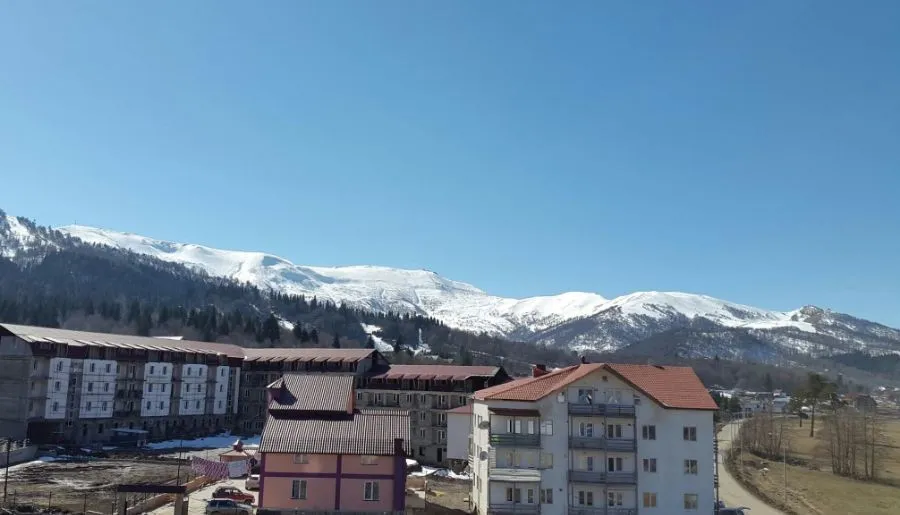 Hotel Mgzavrebi  8th block — Photo 1