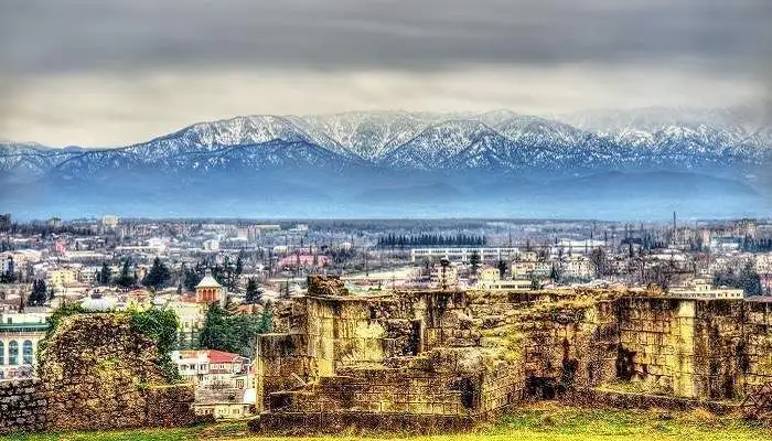 Exclusive Apartment in the Heart of Old Kutaisi — Photo 8