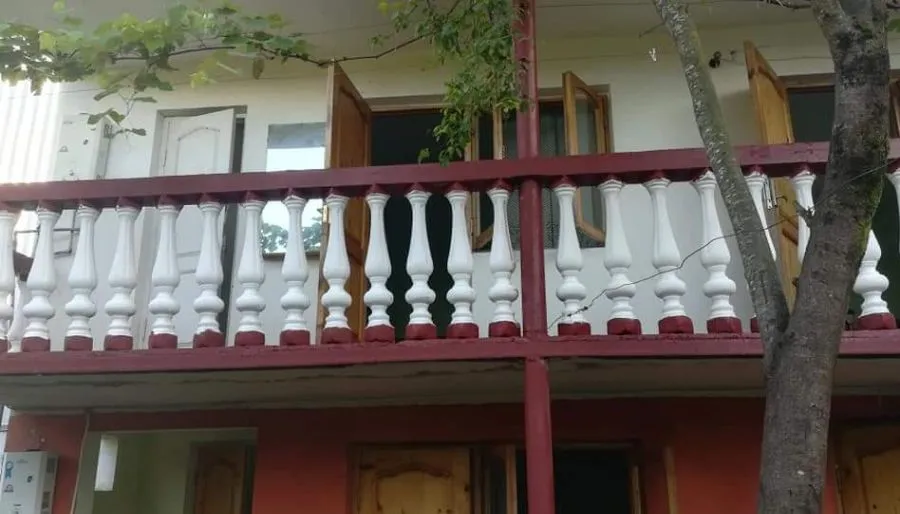 Full House — Photo 10