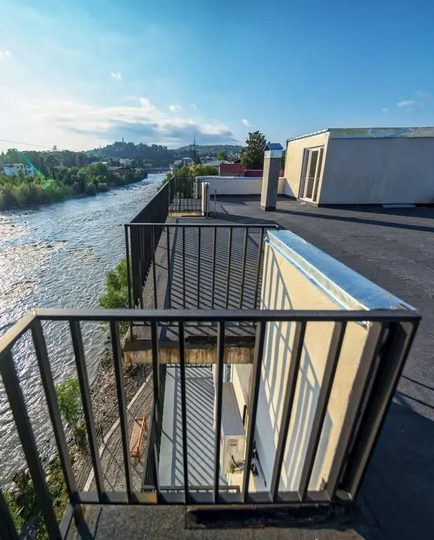 Four seasons riverside — Photo 8