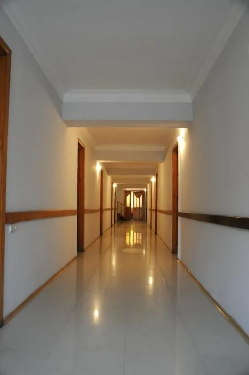 444 — Photo 2