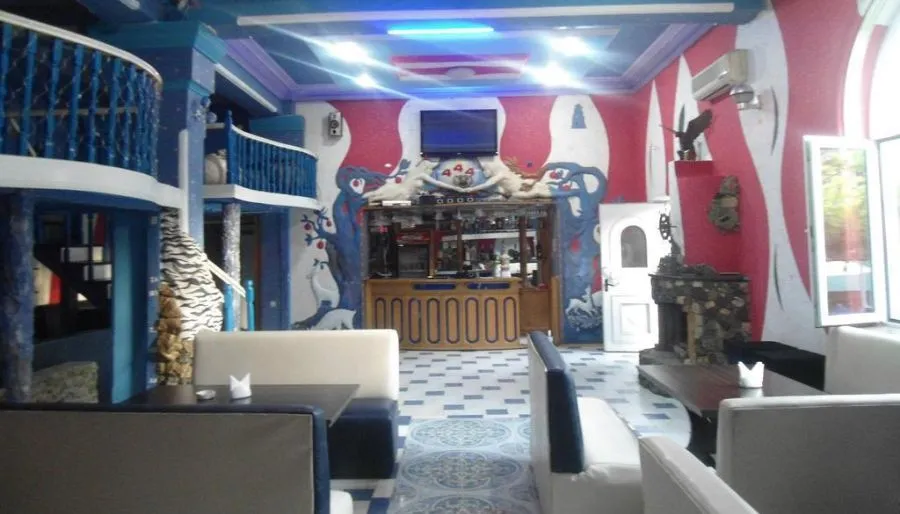 444 — Photo 5