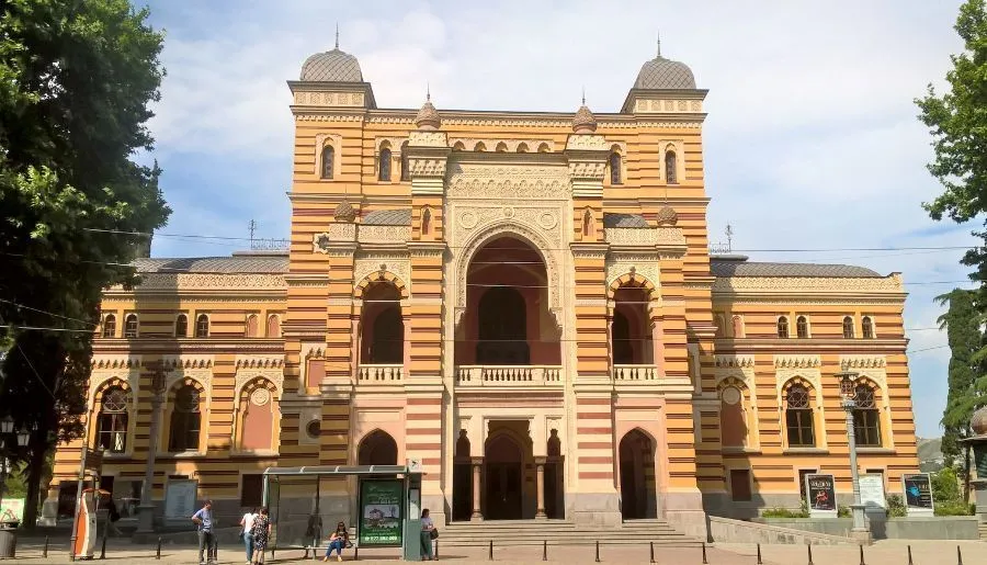 Central House — Photo 7