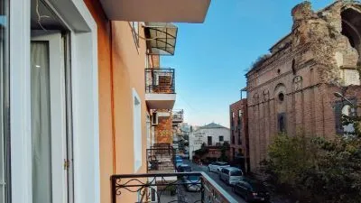 Apartment in old Tbilisi, Metekhi — Photo 9