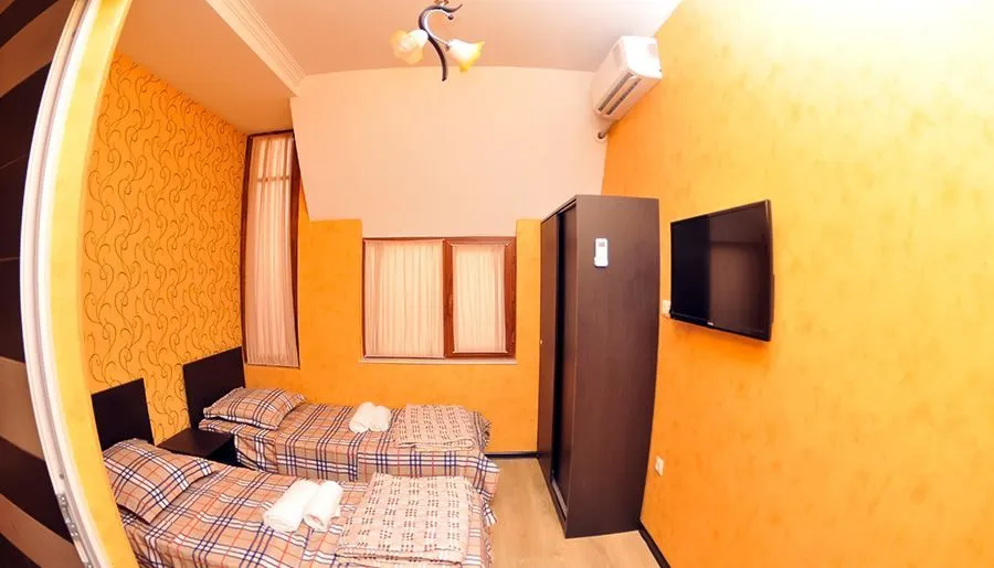 HOTEL LUX — Photo 12