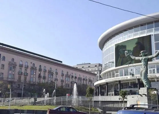 White tiger in  center Tbilisi — Photo 1