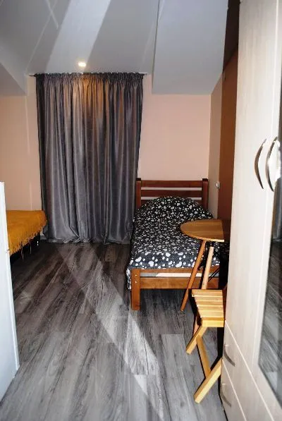 Apartment 182a