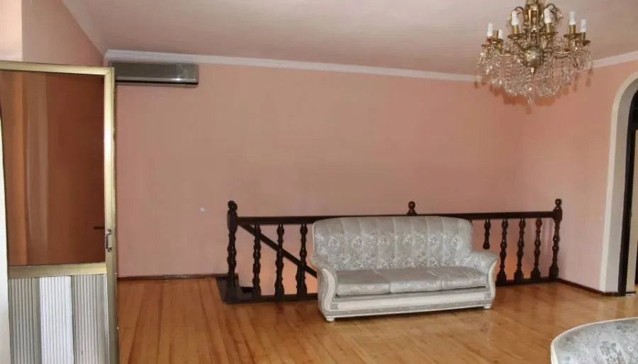 Elizi — Photo 1