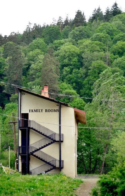 Family Rooms — Photo 6