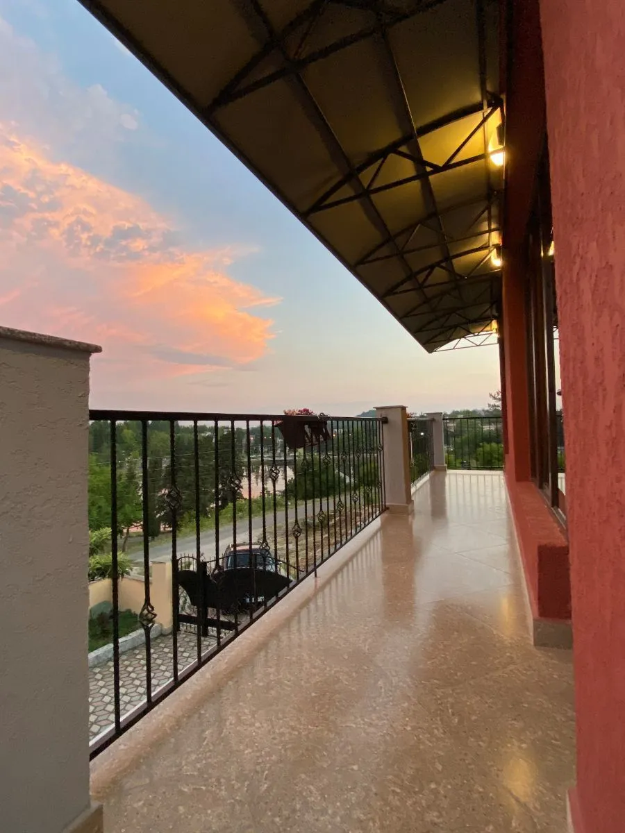 Hotel Lake House — Photo 12
