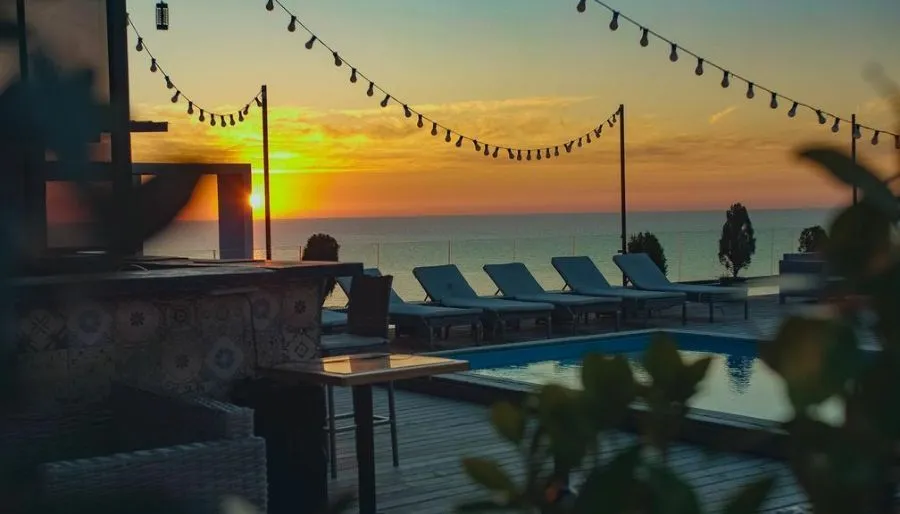 ROOFTOP POOL HOTEL BATUMI — Photo 1