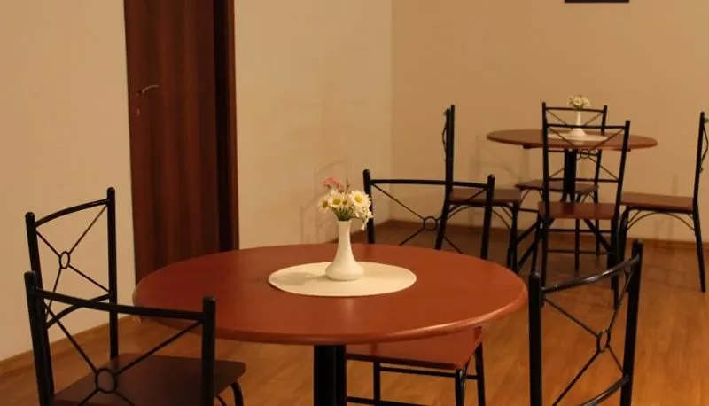 Aleksandria Hotel — Photo 11