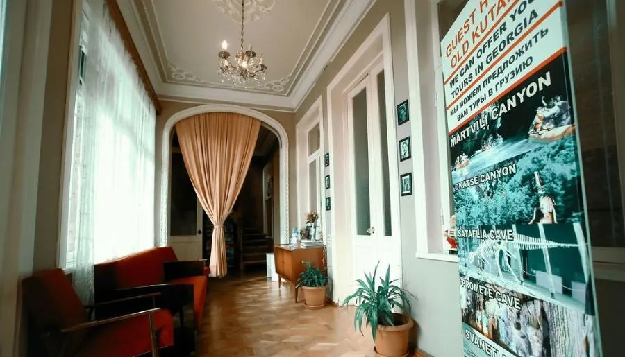 Guest house old Kutaisi — Photo 7