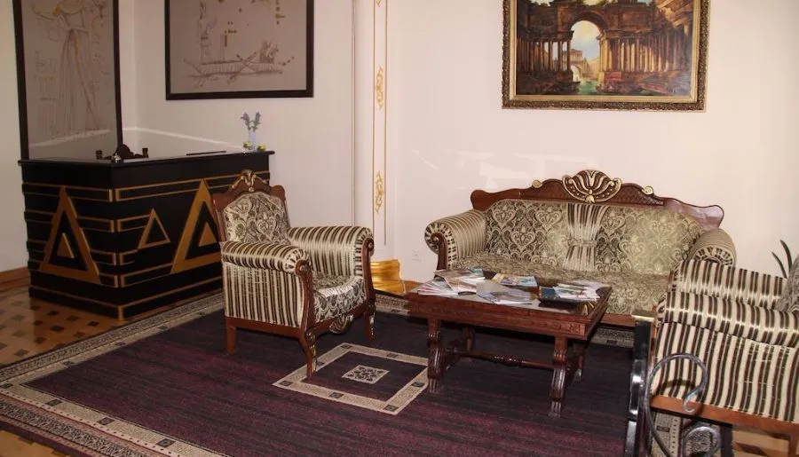 Luxor — Photo 12