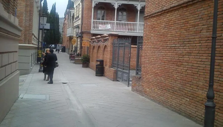 ANCHI — Photo 4