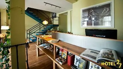 Hotel 27