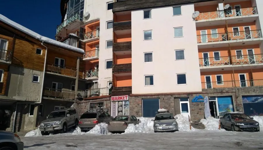 AXIS APARTMENT 51 — Photo 1