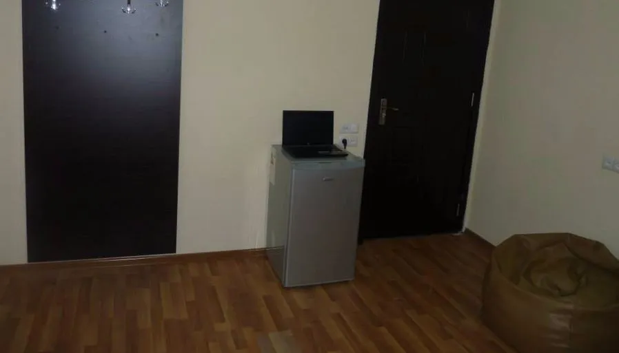 GUEST HOUSE GIS — Photo 2
