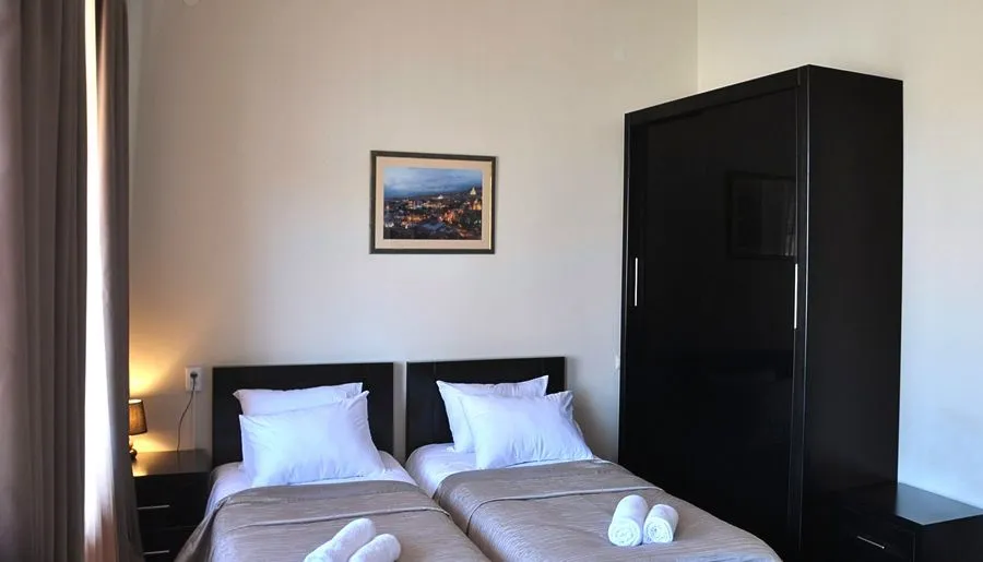 HOTEL AT METRO — Photo 12