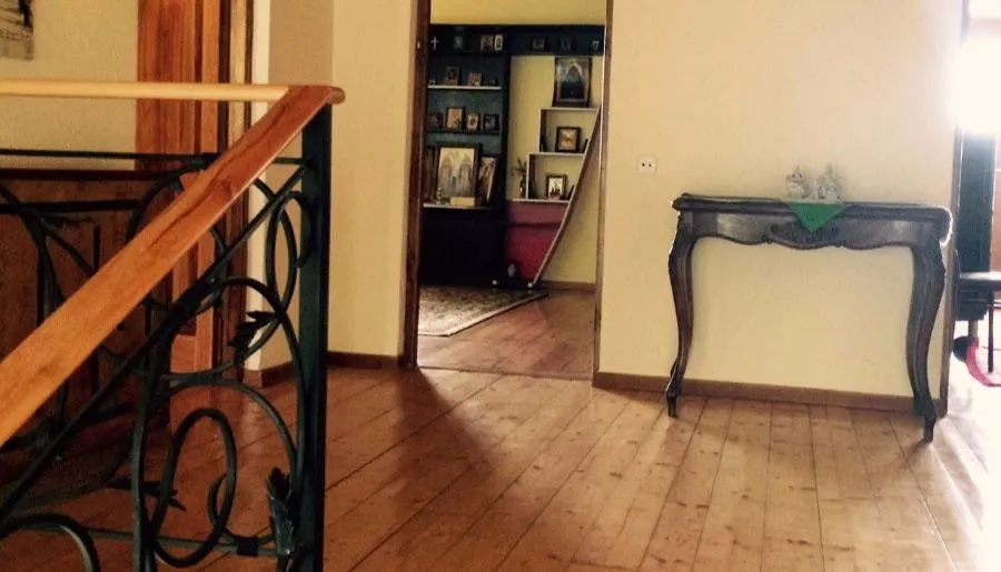 Home 52a — Photo 1