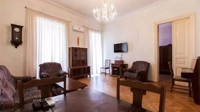 Lovely Apartment in the City Center — Photo 2