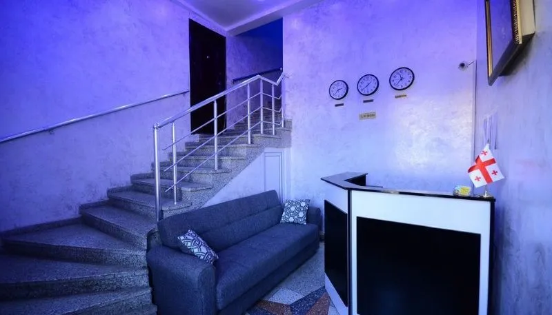 Golden House — Photo 3