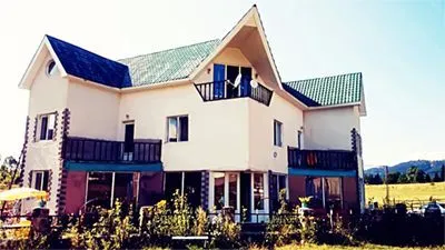 SNOW HOUSE
