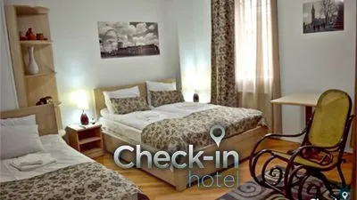 Hotel Check-in — Photo 5