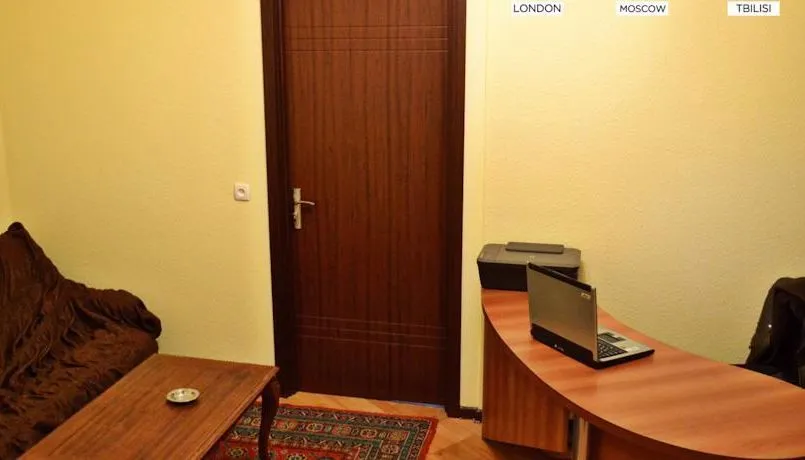 Hotel Check-in — Photo 4