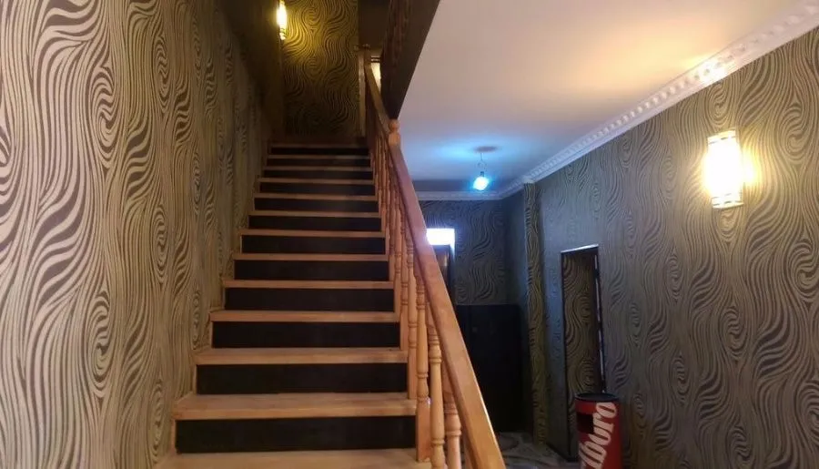 Orange Inn — Photo 1