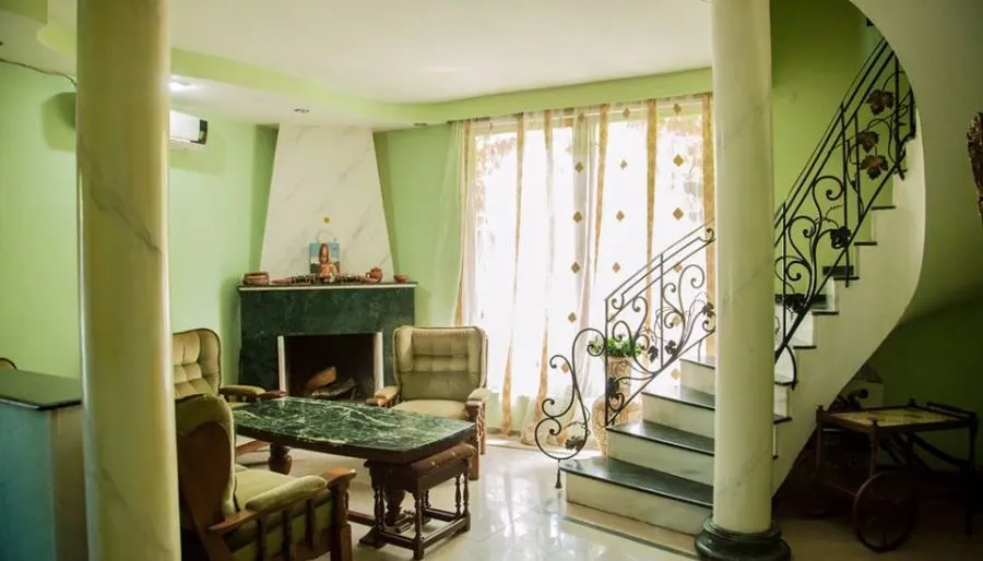 Green House — Photo 6