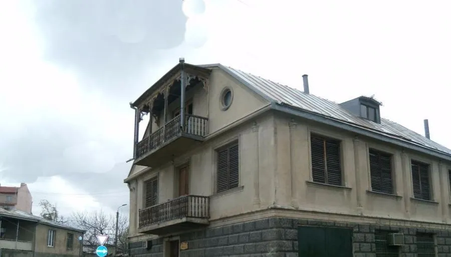 Guest House Top Floor — Photo 4