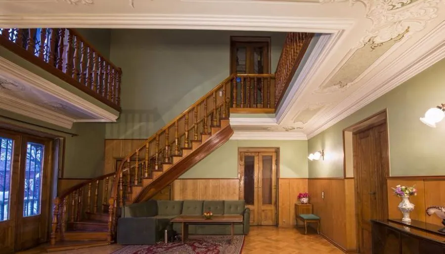 Guest House Top Floor — Photo 9