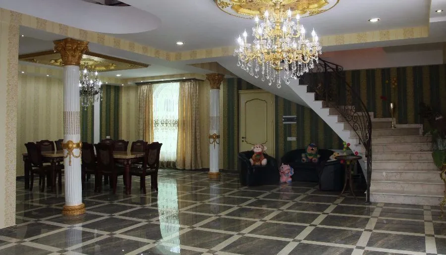 White Palace — Photo 7