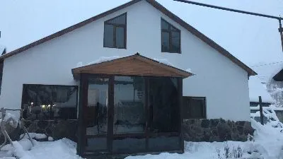 Cottage on Tamar Mepe