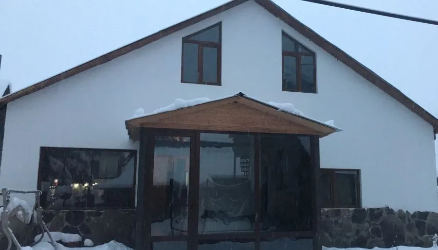 Cottage on Tamar Mepe — Photo 1